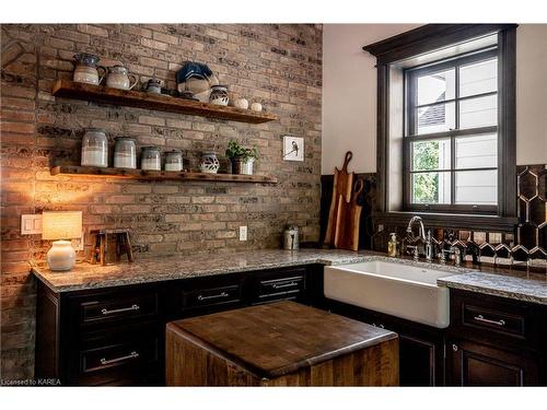 24 King Pitt Road, Kingston, ON - Indoor Photo Showing Kitchen