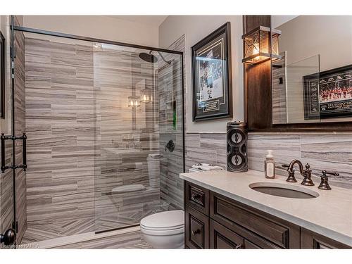 24 King Pitt Road, Kingston, ON - Indoor Photo Showing Bathroom