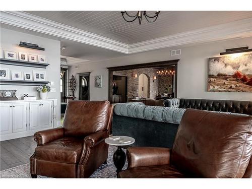 24 King Pitt Road, Kingston, ON - Indoor Photo Showing Living Room