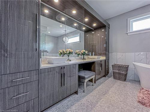 78 Aragon Road, Glenburnie, ON - Indoor Photo Showing Bathroom