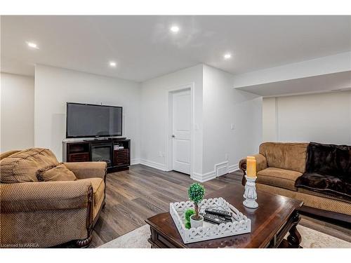 78 Aragon Road, Glenburnie, ON - Indoor Photo Showing Living Room