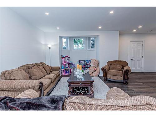 78 Aragon Road, Glenburnie, ON - Indoor Photo Showing Living Room