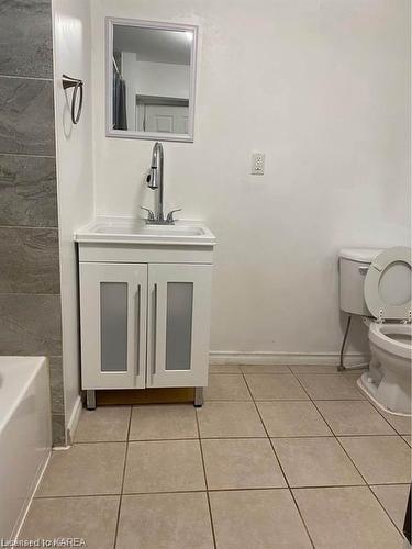 26 Maccauley Street, Kingston, ON - Indoor Photo Showing Bathroom