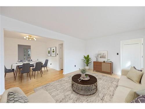 442 College Street, Kingston, ON - Indoor Photo Showing Living Room