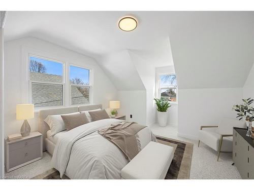 442 College Street, Kingston, ON - Indoor Photo Showing Bedroom