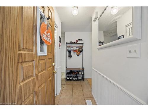 33 Carriage Court Avenue, Kingston, ON - Indoor Photo Showing Other Room