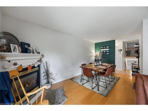 33 Carriage Court Avenue, Kingston, ON - Indoor Photo Showing Living Room With Fireplace