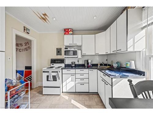 95 Nelson Street, Kingston, ON - Indoor Photo Showing Kitchen