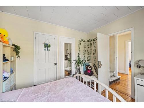 95 Nelson Street, Kingston, ON - Indoor Photo Showing Bedroom