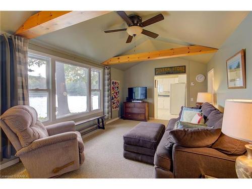 1264 Head Road, Cloyne, ON - Indoor Photo Showing Living Room