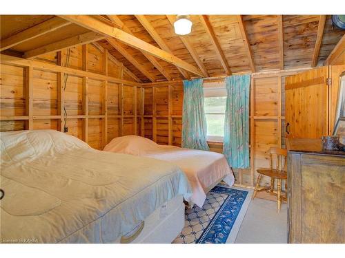 1264 Head Road, Cloyne, ON - Indoor Photo Showing Bedroom