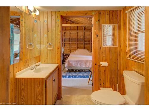 1264 Head Road, Cloyne, ON - Indoor Photo Showing Bathroom