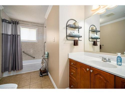 2018 County Road 9 Road, Greater Napanee, ON - Indoor Photo Showing Bathroom