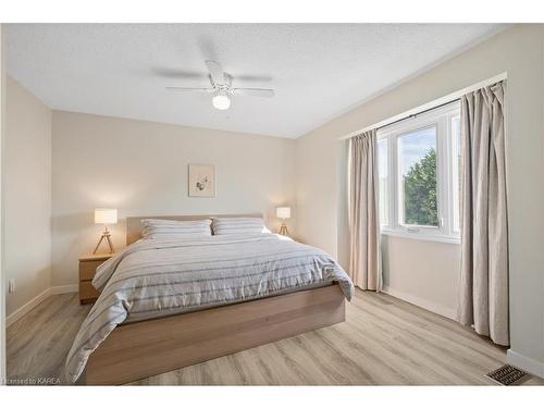 867 Ashton Place, Kingston, ON - Indoor Photo Showing Bedroom