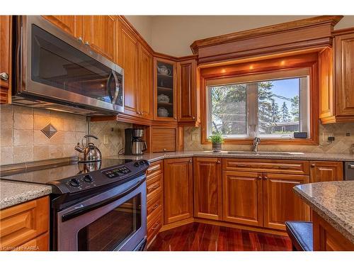 31 Chisamore Pt Rd, Gananoque, ON - Indoor Photo Showing Kitchen