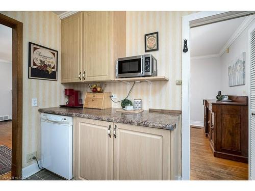 366 Dundas Street W, Napanee, ON - Indoor Photo Showing Kitchen