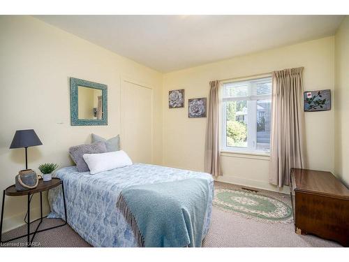 366 Dundas Street W, Napanee, ON - Indoor Photo Showing Bedroom