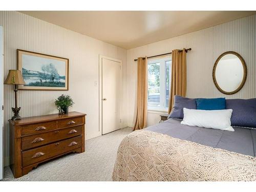 366 Dundas Street W, Napanee, ON - Indoor Photo Showing Bedroom