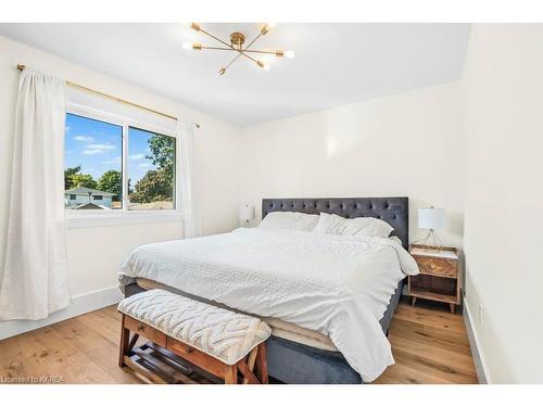 265 Bicknell Crescent, Kingston, ON - Indoor Photo Showing Bedroom