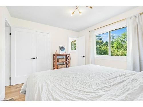 265 Bicknell Crescent, Kingston, ON - Indoor Photo Showing Bedroom