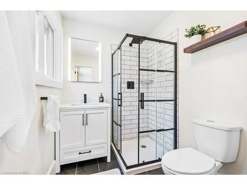 265 Bicknell Crescent, Kingston, ON - Indoor Photo Showing Bathroom