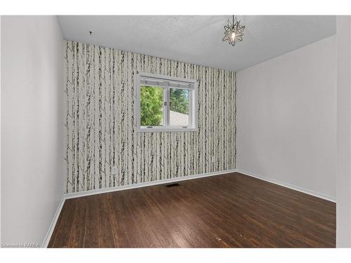 11 Sunny Acres Road, Kingston, ON - Indoor Photo Showing Other Room