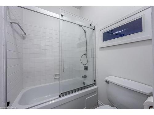 1678 South Boulevard, Kingston, ON - Indoor Photo Showing Bathroom