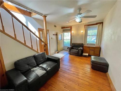 54 John Street, Kingston, ON - Indoor Photo Showing Living Room