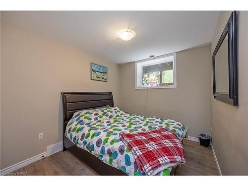 8 Enchanted Lane, Perth Road Village, ON - Indoor Photo Showing Bedroom