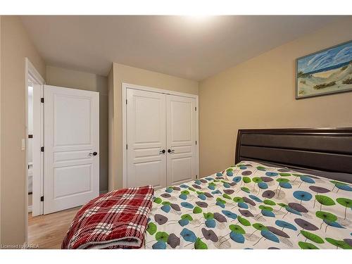 8 Enchanted Lane, Perth Road Village, ON - Indoor Photo Showing Bedroom