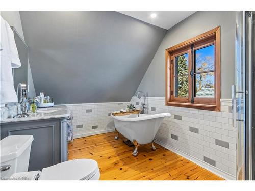 5439 County Road 9, Greater Napanee, ON - Indoor Photo Showing Bathroom