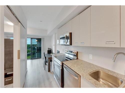 723-652 Princess Street, Kingston, ON - Indoor Photo Showing Kitchen