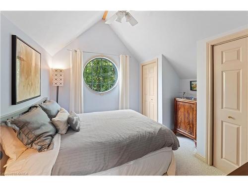 5209 Highway 15, Kingston, ON - Indoor Photo Showing Bedroom