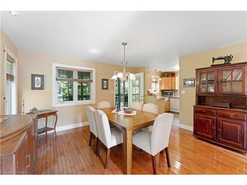 5209 Highway 15, Kingston, ON - Indoor Photo Showing Dining Room