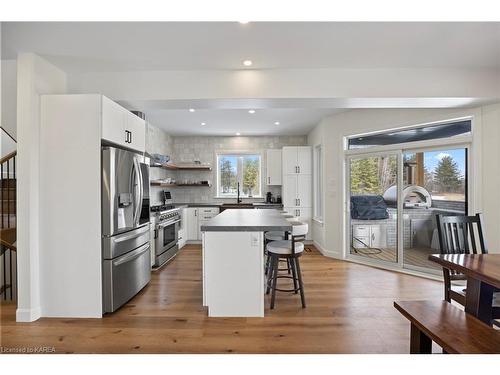 236 Mill Pond Place, Kingston, ON - Indoor Photo Showing Kitchen