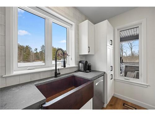 236 Mill Pond Place, Kingston, ON - Indoor Photo Showing Kitchen