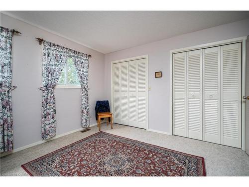 23 Brooklands Park Avenue, Bath, ON - Indoor Photo Showing Other Room