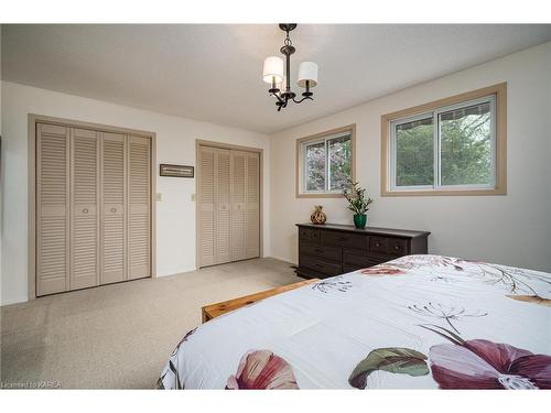 23 Brooklands Park Avenue, Bath, ON - Indoor Photo Showing Bedroom