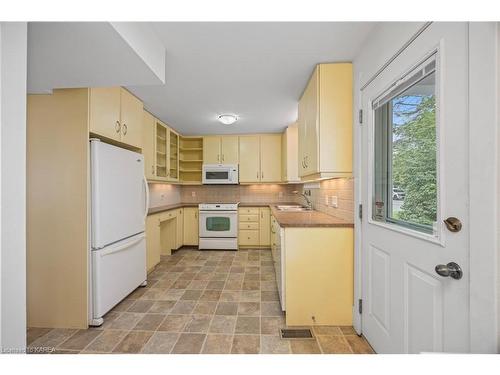 25 Helen Street, Kingston, ON - Indoor Photo Showing Kitchen