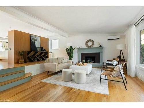 86 Lakeshore Boulevard, Kingston, ON - Indoor Photo Showing Living Room With Fireplace