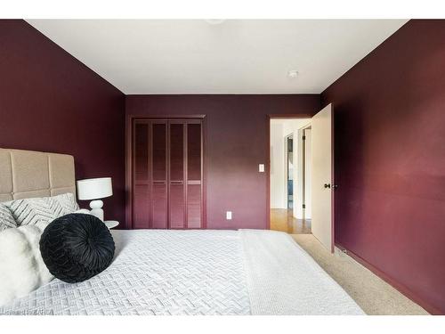 86 Lakeshore Boulevard, Kingston, ON - Indoor Photo Showing Bedroom