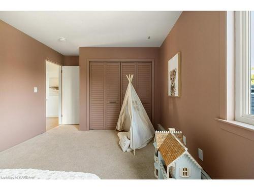 86 Lakeshore Boulevard, Kingston, ON - Indoor Photo Showing Bedroom