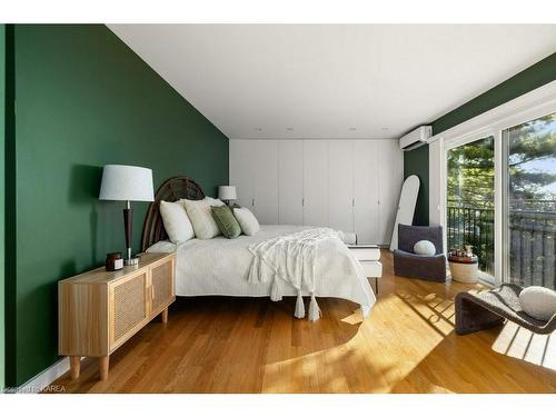 86 Lakeshore Boulevard, Kingston, ON - Indoor Photo Showing Bedroom