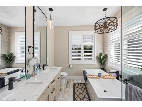 247 Arnold Street, Kingston, ON - Indoor Photo Showing Bathroom