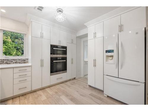 94 Manor Road, Bath, ON - Indoor Photo Showing Kitchen