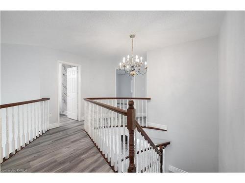 94 Manor Road, Bath, ON - Indoor Photo Showing Other Room