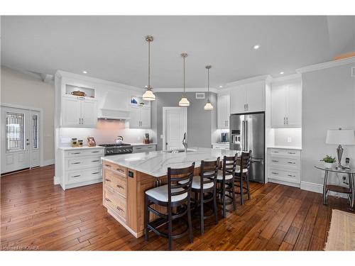 474 Dundas Street, Napanee, ON - Indoor Photo Showing Kitchen With Upgraded Kitchen