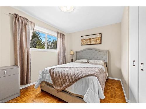 862 Kilburn Street, Kingston, ON - Indoor Photo Showing Bedroom