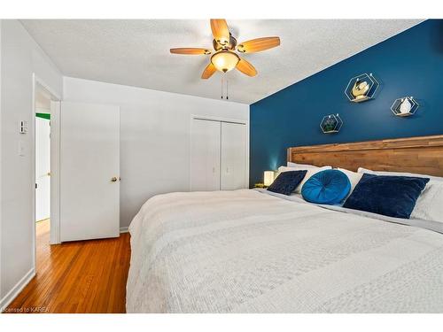 201 Old Orchard Road, Bath, ON - Indoor Photo Showing Bedroom