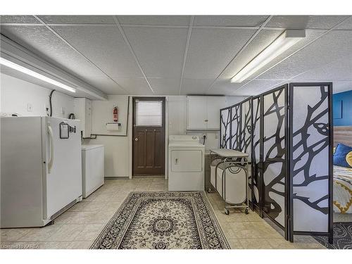 201 Old Orchard Road, Bath, ON - Indoor Photo Showing Laundry Room